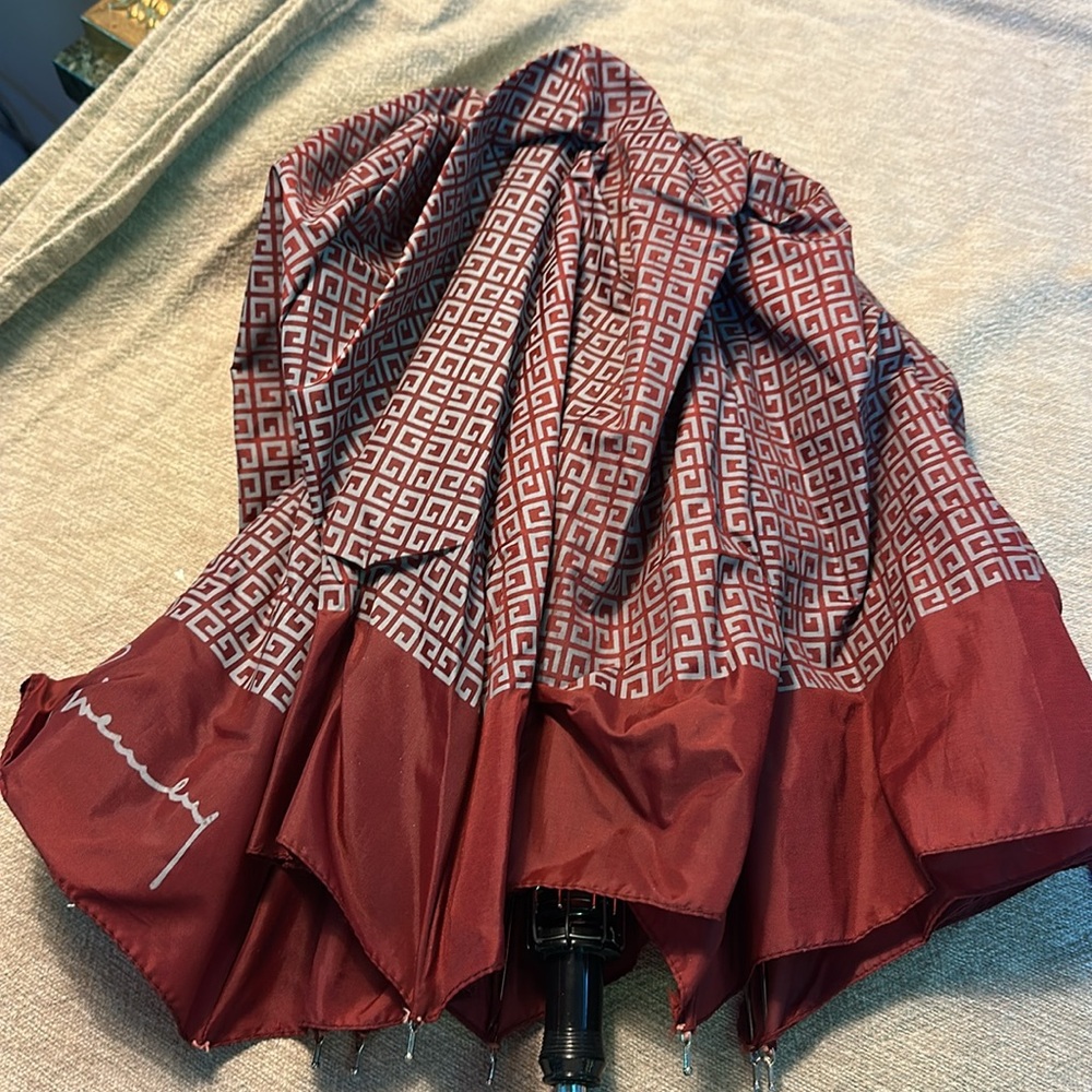 Elegant VINTAGE GIVENCHY  Burgundy Patterned Umbrella - Picture 5 of 16